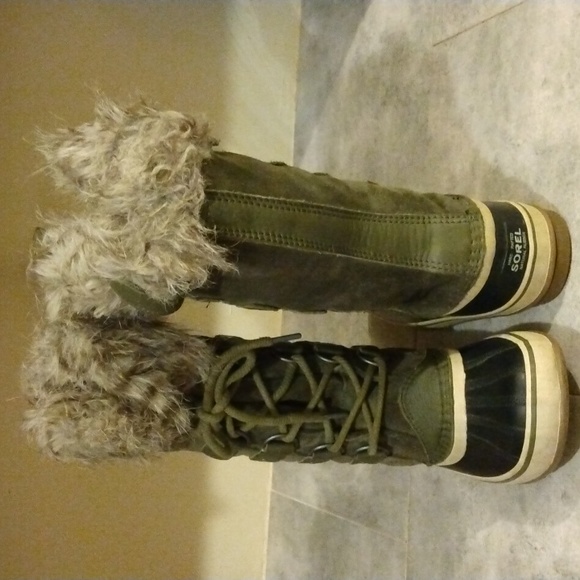 Sorel Boots - Picture 4 of 11